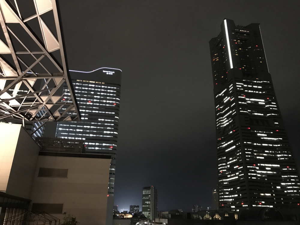 クイーンズスクエア横浜とランドマークタワー